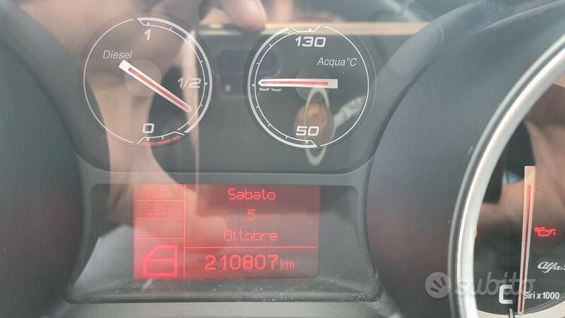 Usata Alfa Romeo Giulietta 140 CV (102 kW) 2011 Grigio Utilitaria