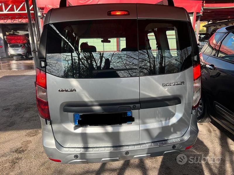 Usata Dacia Dokker 75 CV (55 kW) 2020 Grigio Monovolume
