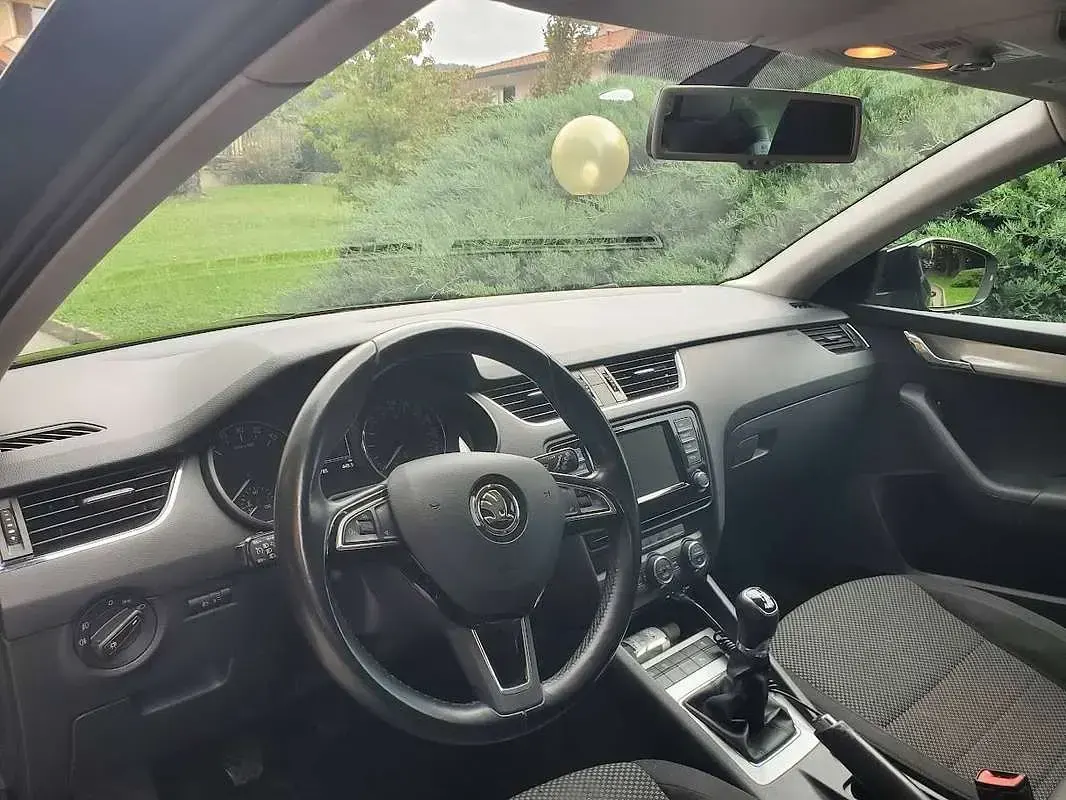 Usata Skoda Octavia Executive 150 CV (110 kW) 2015 Nero Station wagon