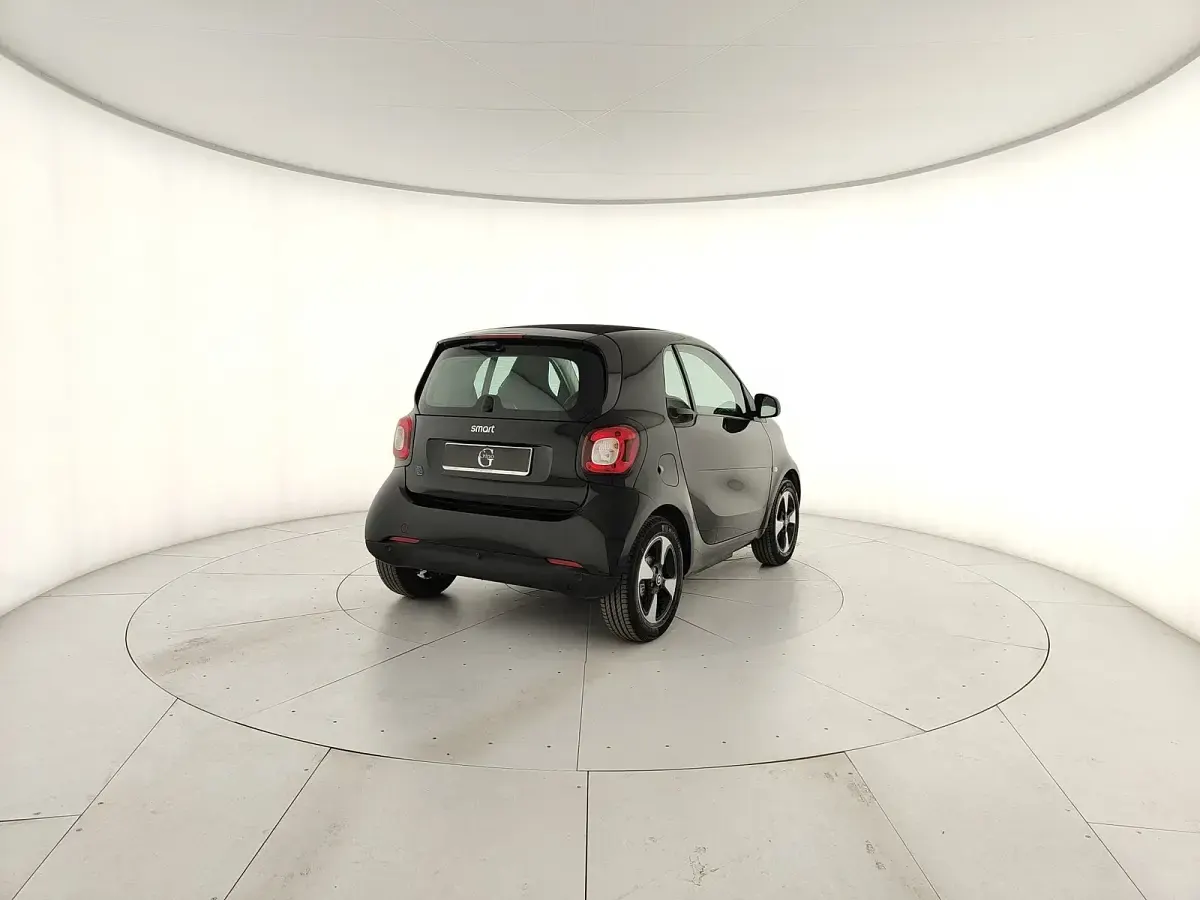 Usata Smart ForTwo Electric Drive Passion 60 kW (82 CV) 2022 Nero
