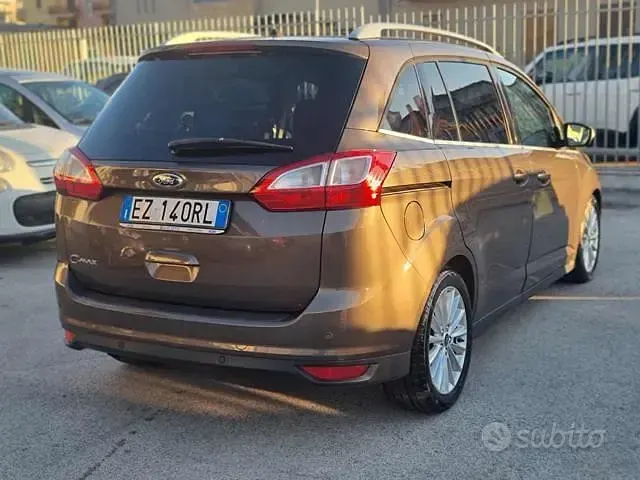 Usata Ford C-MAX Titanium 120 CV (88 kW) 2015 Marrone Monovolume