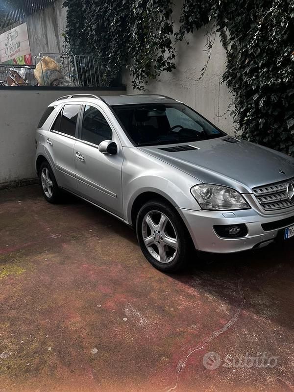 Usata Mercedes ML320 2007 Grigio SUV