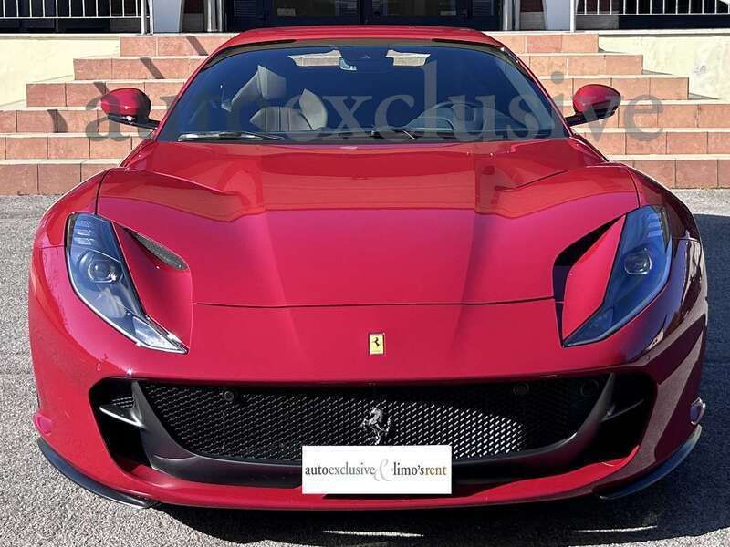 Usata Ferrari 812 799 CV (587 kW) 2024 Rosso mugello Cabrio
