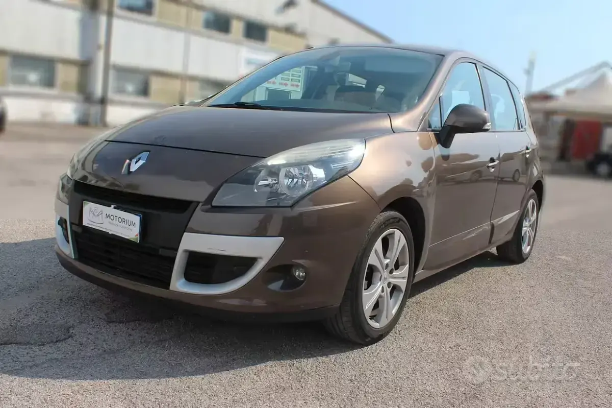 Usata Renault Scénic Luxe 130 CV (95 kW) 2010 Monovolume