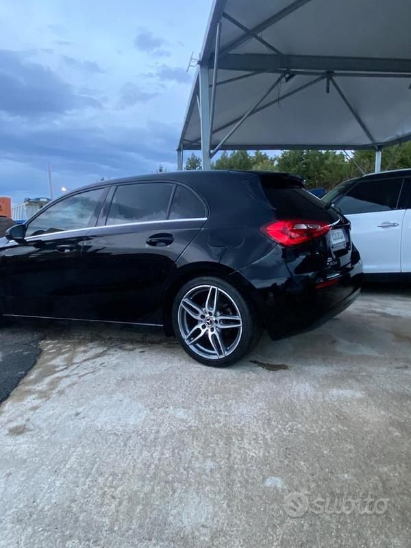 Usata Mercedes A180 Premium 116 CV (85 kW) 2019 Nero Berlina