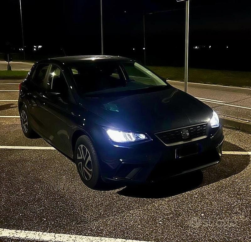 Usata Seat Ibiza Reference 90 CV (66 kW) 2023 Grigio Utilitaria