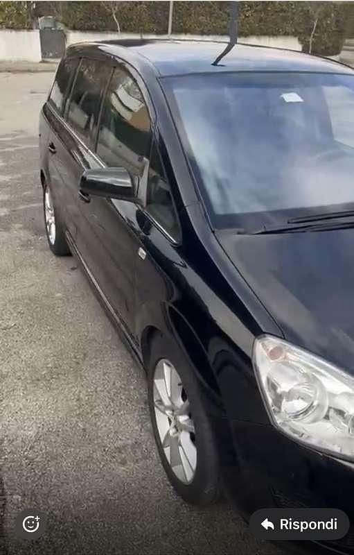 Usata Opel Zafira Cosmo 120 CV (88 kW) 2009 Monovolume