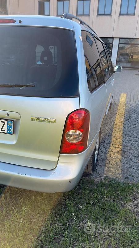 Usata Mazda MPV 136 CV (100 kW) 2002 Grigio Monovolume