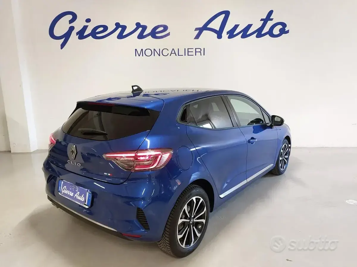 Usata Renault Clio V Techno 91 CV (66 kW) 2025 Blu/azzurro Berlina