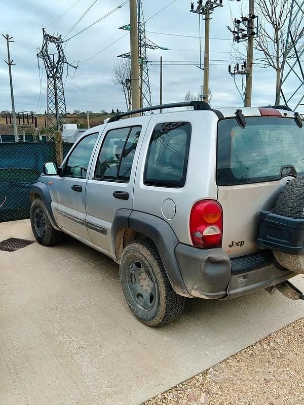 Usata Jeep Cherokee 2004 Grigio SUV