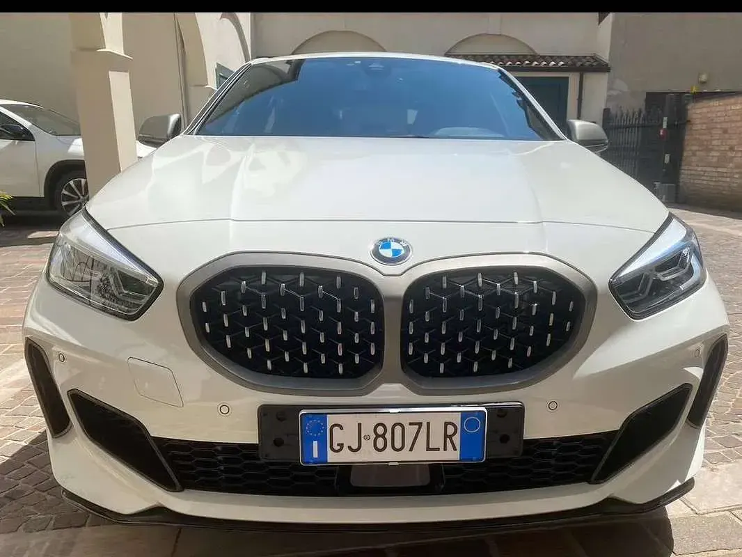 Usata BMW M135 Comfort Edition 306 CV (225 kW) 2020 Bianco Utilitaria