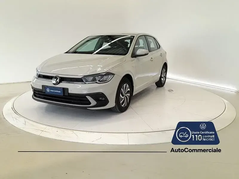 Usata VW Polo Life 95 CV (69 kW) 2023 Beige Utilitaria