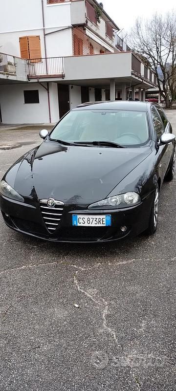 Usata Alfa Romeo 147 Distinctive 116 CV (85 kW) 2005 Nero Utilitaria