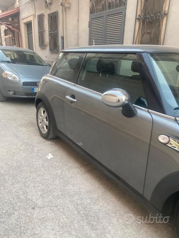 Usata Mini Cooper 75 CV (55 kW) 2010 Grigio Utilitaria
