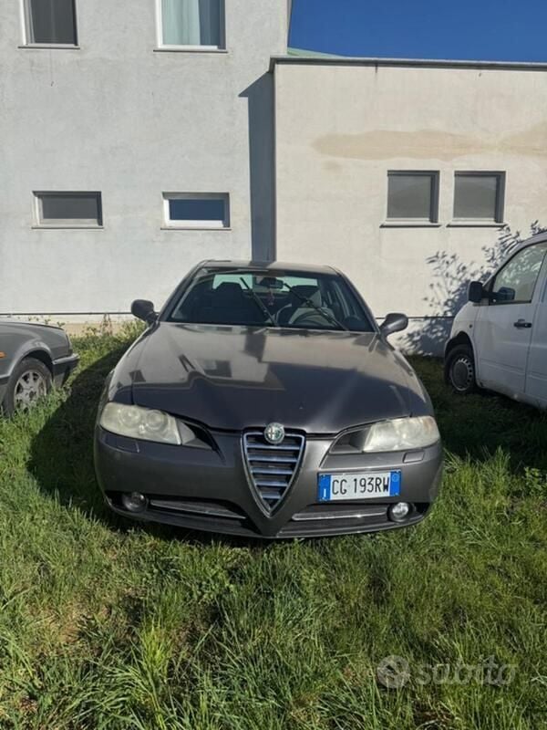 Usata 2001 Alfa Romeo 166 Tre volumi | 5000 € (Super prezzo) - Immagine 1/4