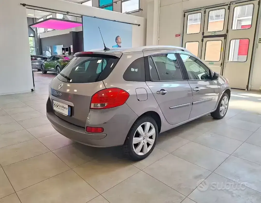 Usata Renault Clio Dynamique 101 CV (74 kW) 2009 Grigio Station wagon