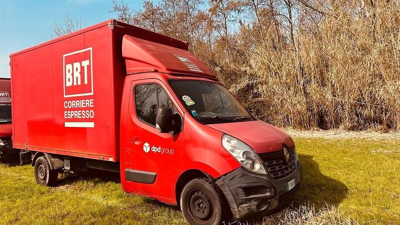 Usado Renault Master 125 CV (91 kW) 2016 Rojo Van
