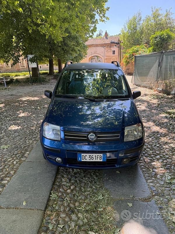 Usata Fiat Panda Emotion 69 CV (50 kW) 2006 Blu Utilitaria