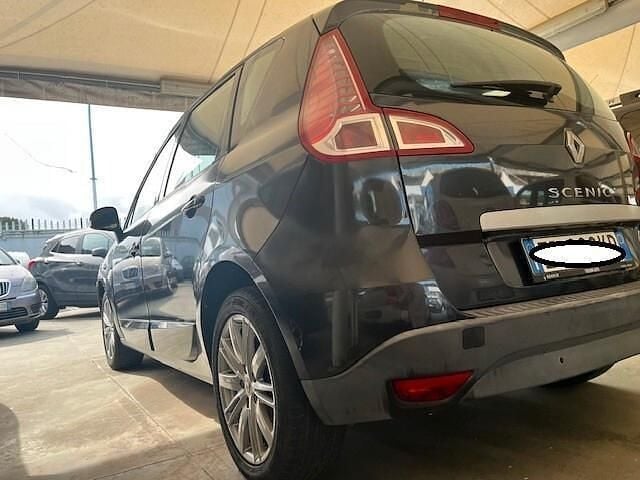 Usata Renault Scénic III 110 CV (80 kW) 2010 Grigio Monovolume