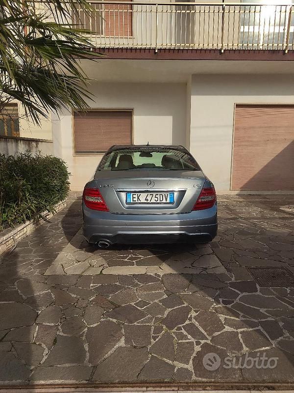 Usata Mercedes C220 Avantgarde 170 CV (125 kW) 2012 Grigio Berlina
