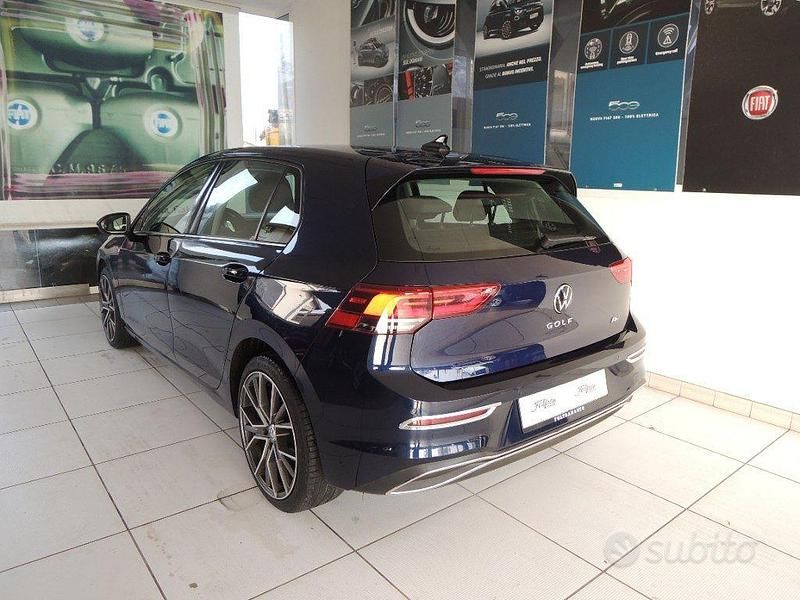 Usata VW Golf VII 2021 Blu Utilitaria