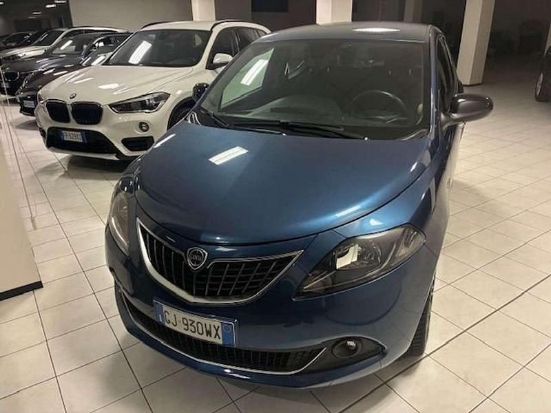 Usata Lancia Ypsilon 69 CV (50 kW) 2022 Blu/azzurro Utilitaria