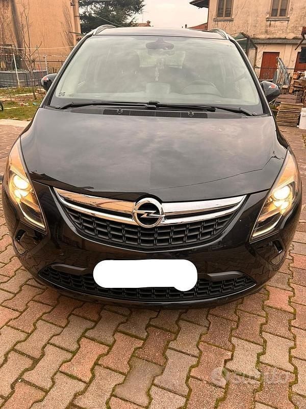 Usata Opel Zafira 130 CV (95 kW) 2013 Nero Monovolume