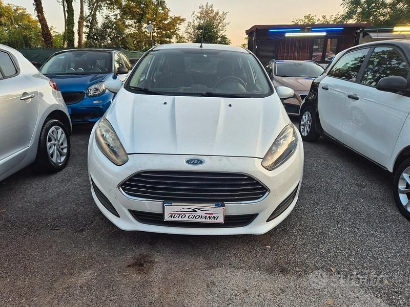 Usata Ford Fiesta Business Edition 95 CV (69 kW) 2016 Bianco Berlina