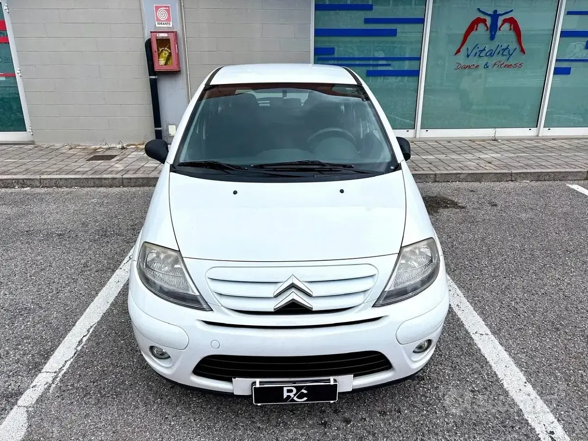 Gebraucht Citroën C3 61 PS (44 kW) 2009 Weiß Limousine