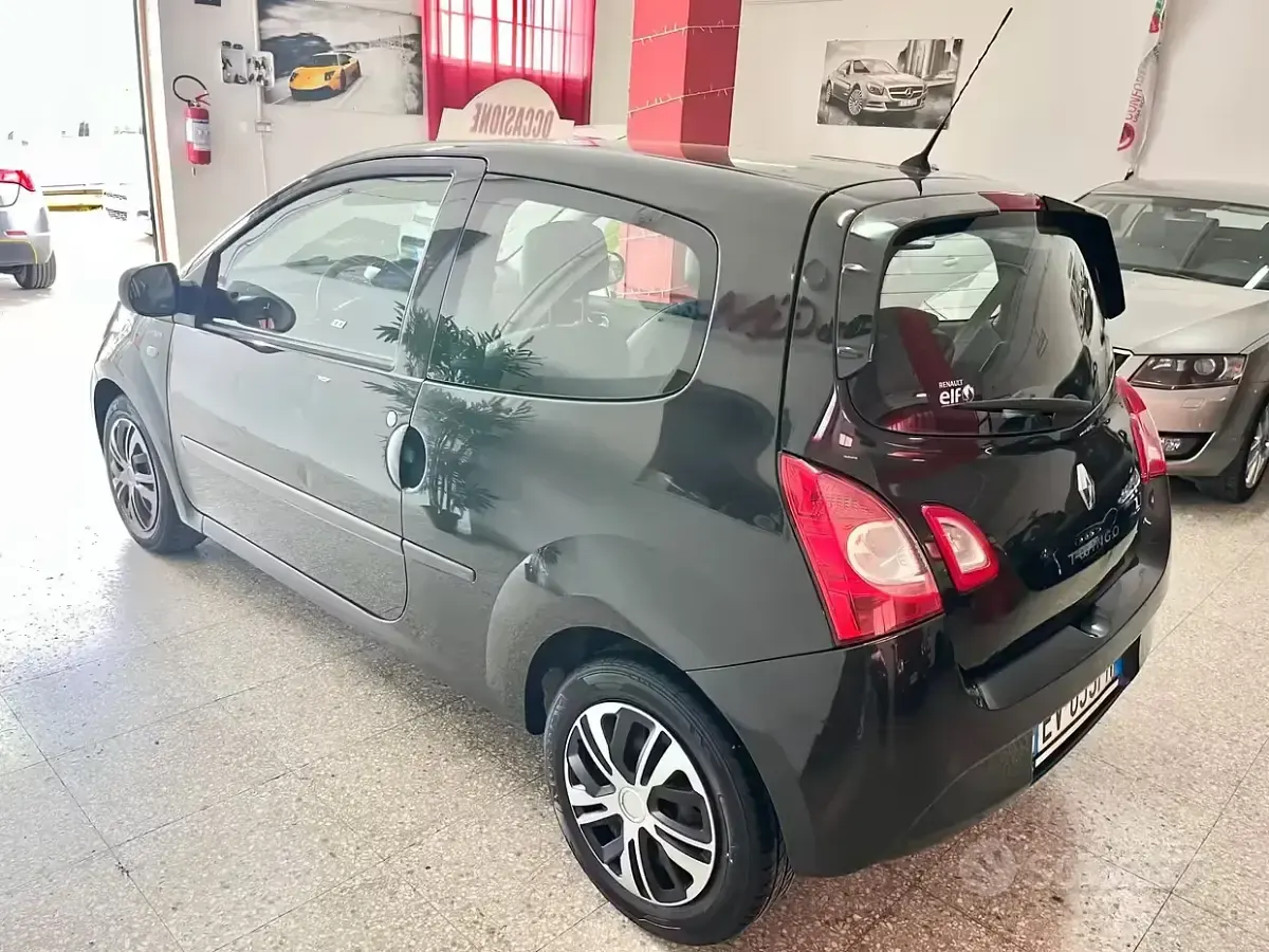 Usado Renault Twingo Night&Day 75 CV (55 kW) 2014 Negro Utilitario