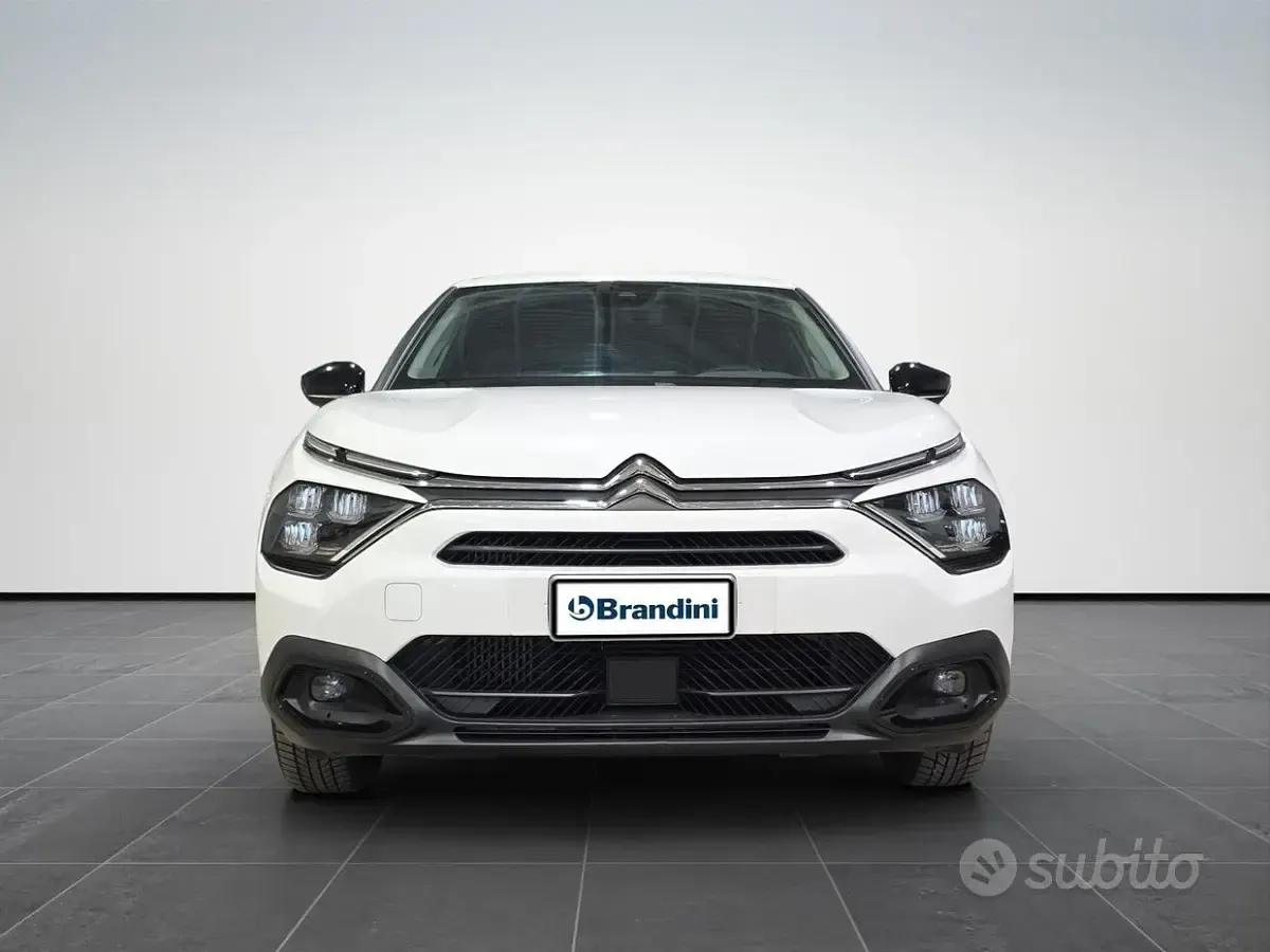 Begagnad Citroën C4 Shine 131 HK (96 kW) 2023 Vit SUV