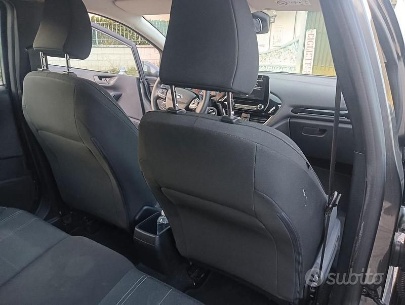 Usata Ford Fiesta 75 CV (55 kW) 2019 Grigio Utilitaria