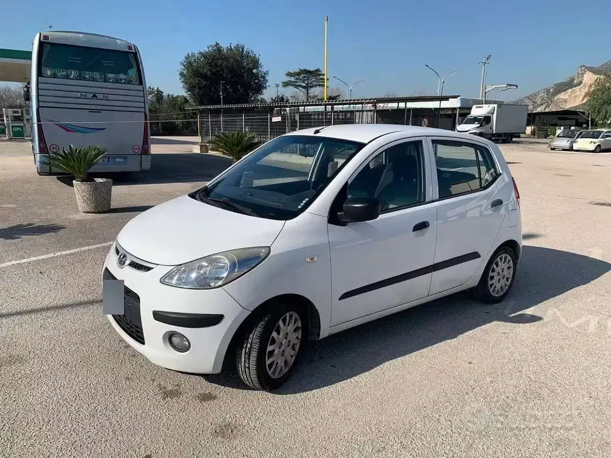 Usata Hyundai i10 Style 66 CV (48 kW) 2010 Bianco Utilitaria