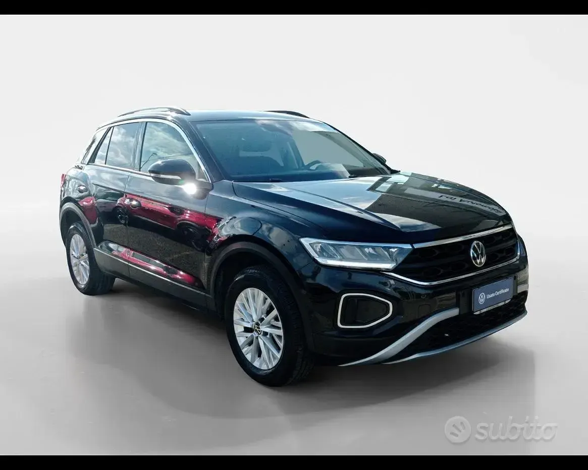 Usata VW T-Roc Life 116 CV (85 kW) 2023 Nero SUV