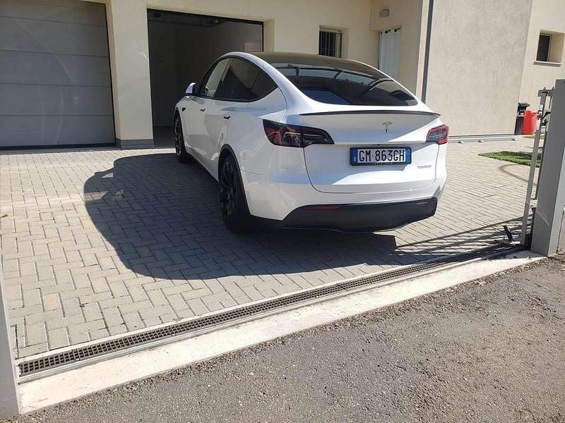 Usata Tesla Model Y Performance 392 kW (534 CV) 2023 Bianco SUV