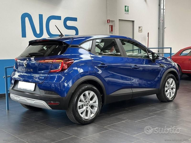 Usata Renault Captur 145 CV (106 kW) 2022 Blu SUV