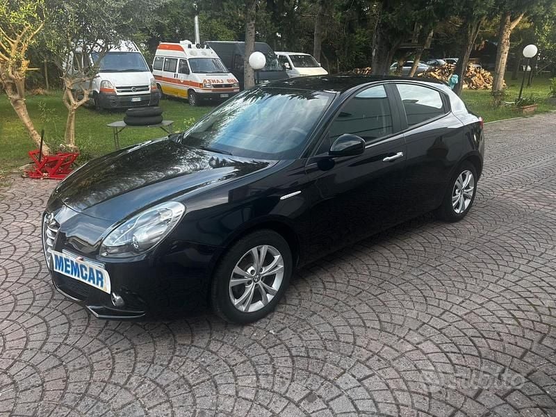 Usata Alfa Romeo Giulietta Distinctive 150 CV (110 kW) 2015 Nero Utilitaria