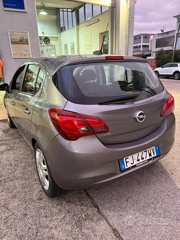 Usata Opel Corsa 69 CV (50 kW) 2017 Grigio Berlina