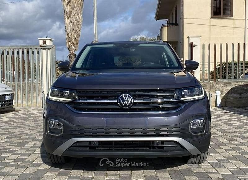 Usata VW T-Cross Advance 110 CV (80 kW) 2022 Grigio SUV
