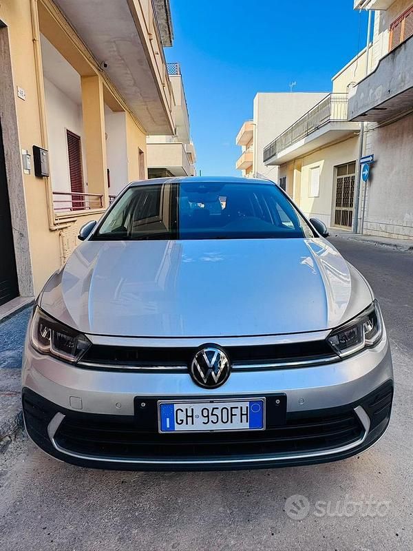 Grigio Usata 2022 VW Polo Tre volumi | 13.900 € (Super prezzo) - Immagine 1/4
