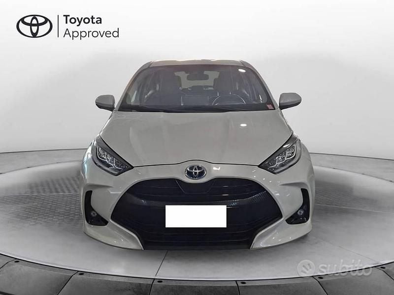 Usata Toyota Yaris Hybrid Trend 116 CV (85 kW) 2021 Bianco Berlina