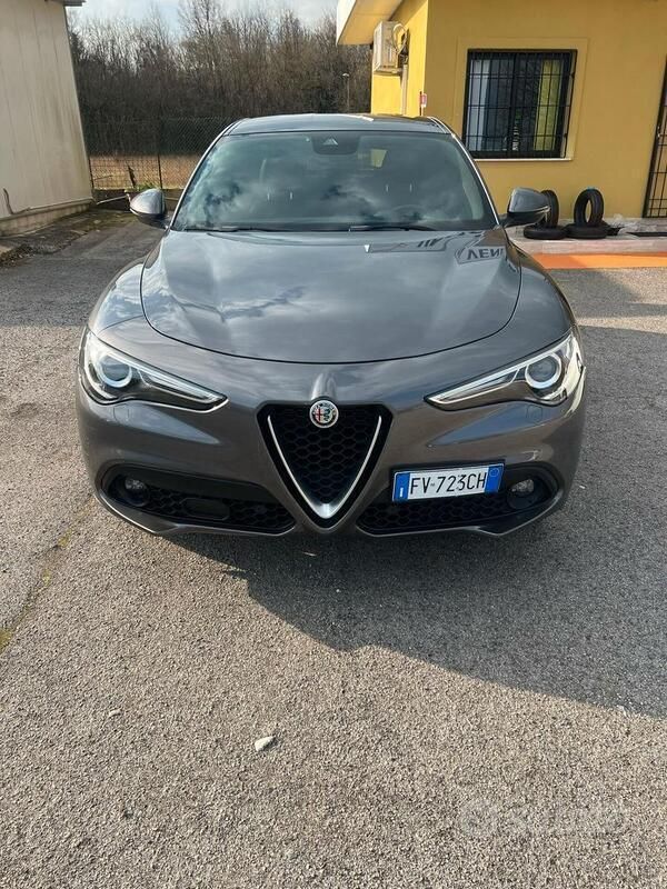 Usata Alfa Romeo Stelvio Executive 190 CV (139 kW) 2019 Grigio SUV