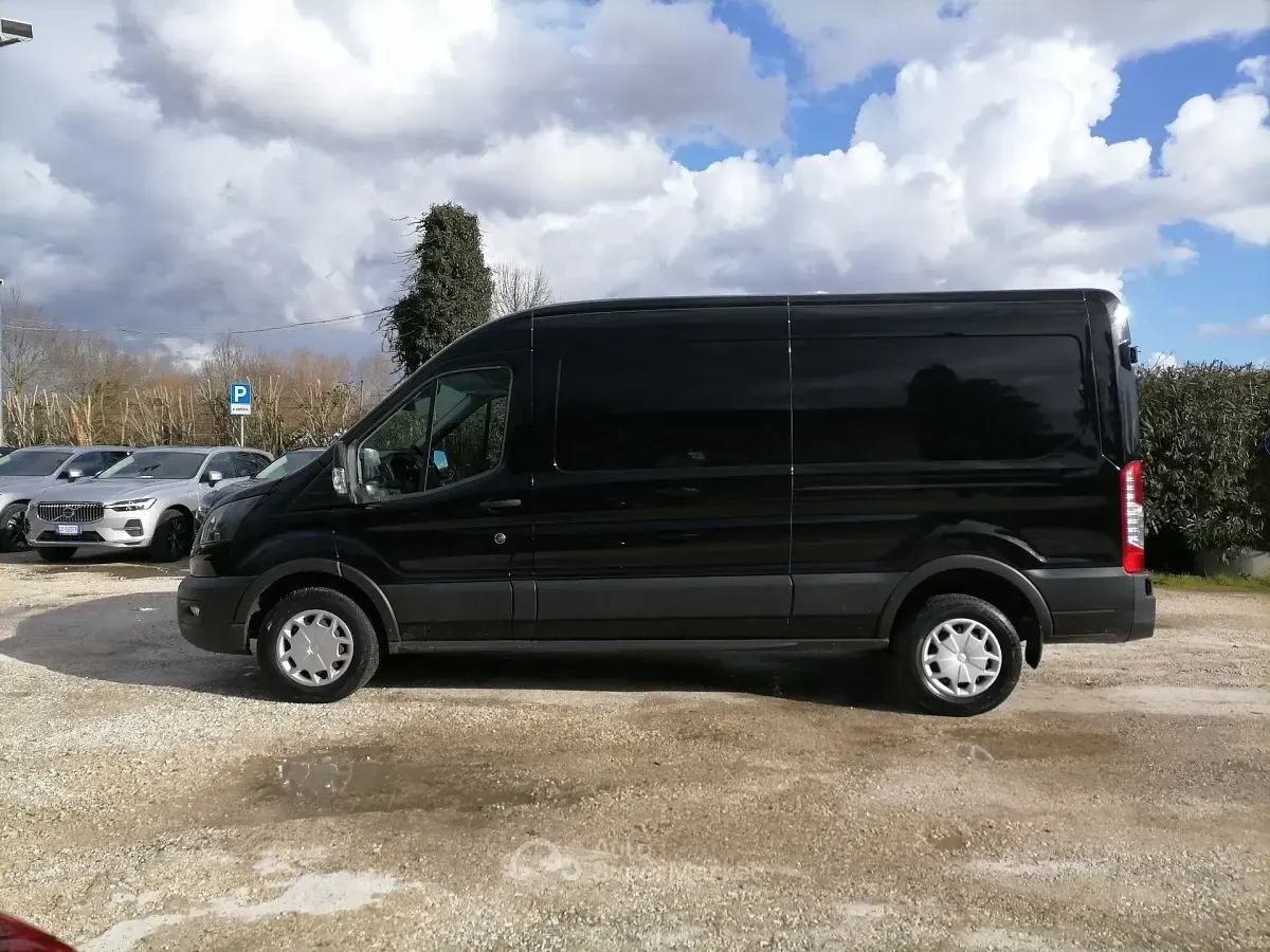 Usata Ford Transit Trend 131 CV (96 kW) 2023 Nero Monovolume