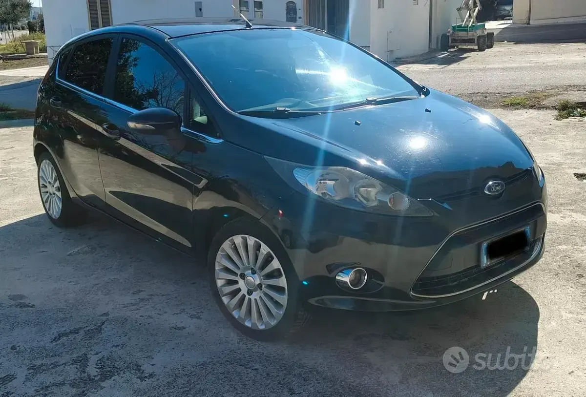 Usata Ford Fiesta Titanium 68 CV (50 kW) 2008 Nero Utilitaria