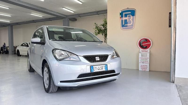 Usata Seat Mii Reference 68 CV (50 kW) 2015 Argento Utilitaria