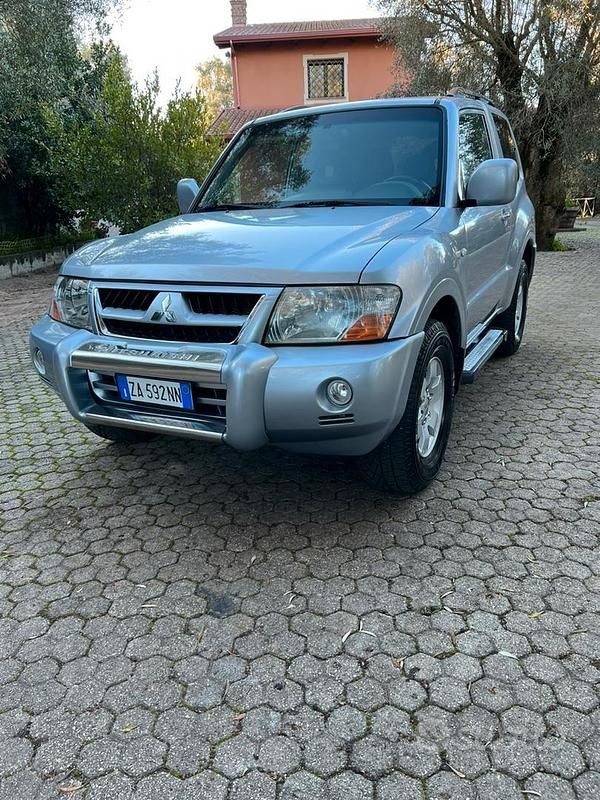 Usata Mitsubishi Pajero 160 CV (117 kW) 2004 Grigio SUV