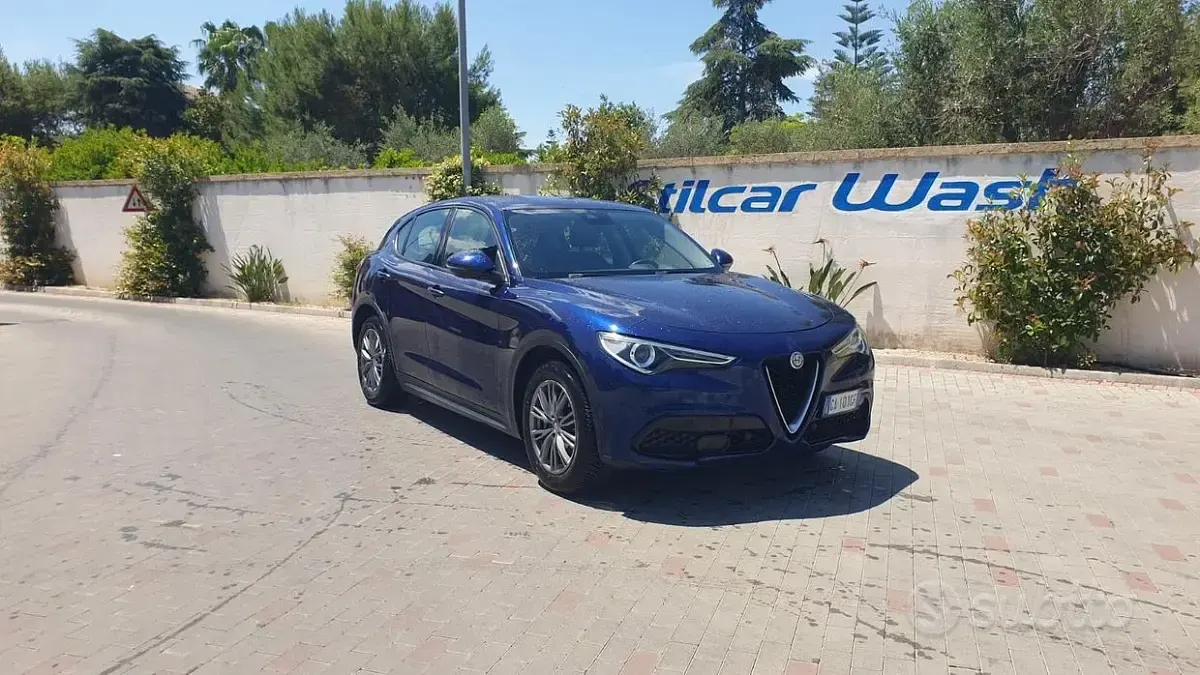 Usata Alfa Romeo Stelvio 160 CV (117 kW) 2020 Bluazzurro SUV
