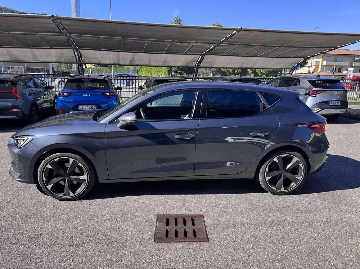 Usata Cupra Leon 150 CV (110 kW) 2024 Grigio Berlina