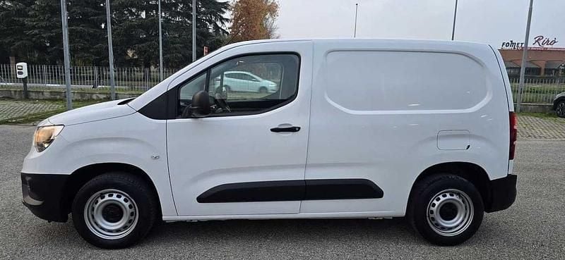 Gebraucht Opel Combo Edition 101 PS (74 kW) 2022 Weiß Van / Kleinbus
