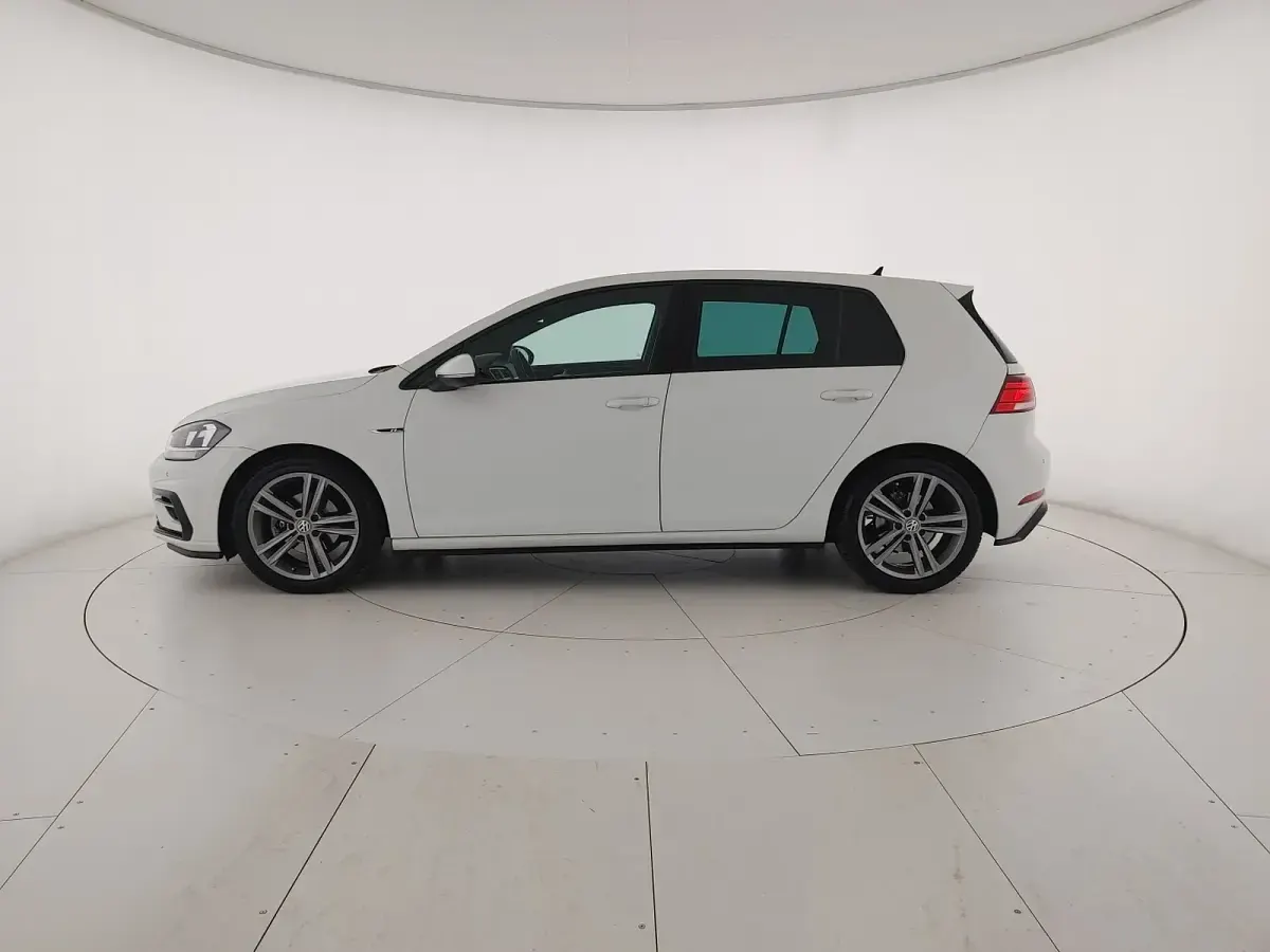 Usata VW Golf VII Sportline 116 CV (85 kW) 2019 Bianco puro Berlina